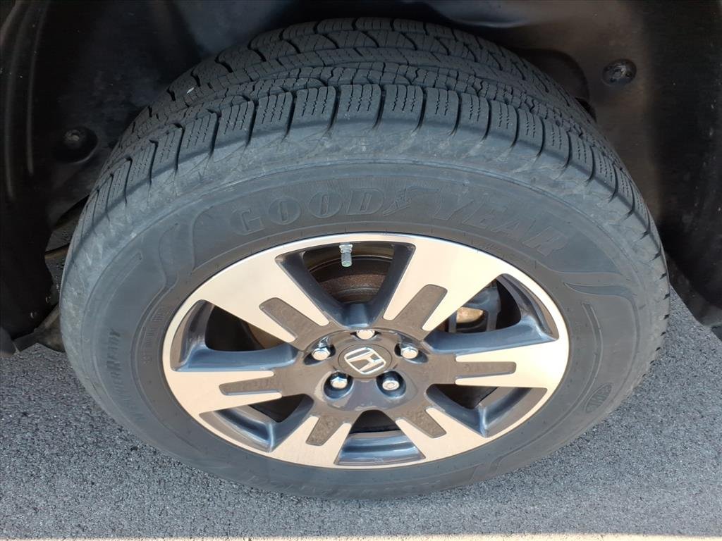 Certified Used 2018 Forest Mist Metallic Honda RTL-E image 30