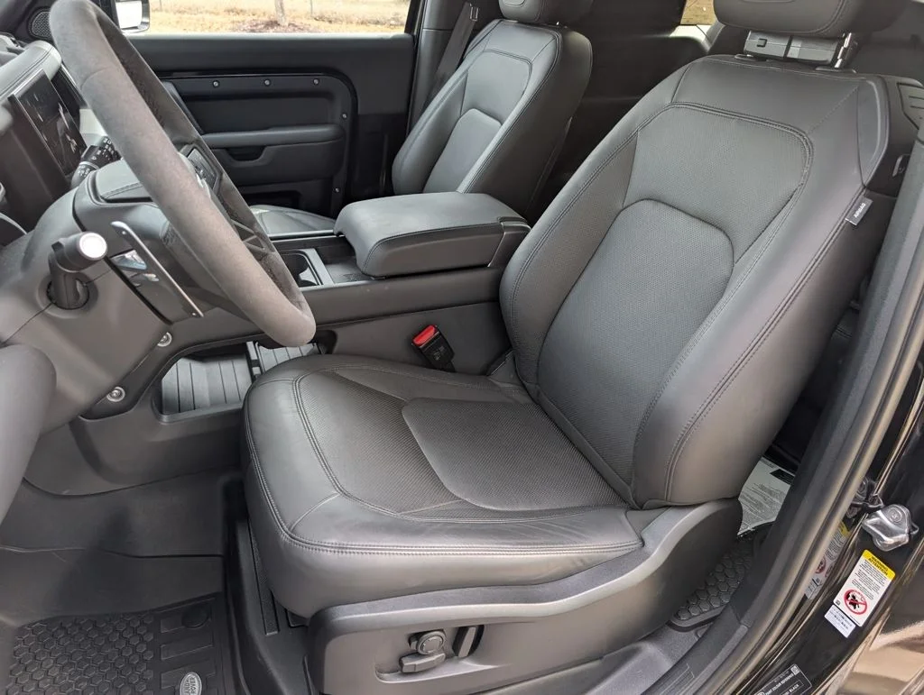 Used 2023 Black Land Rover V8 image 6