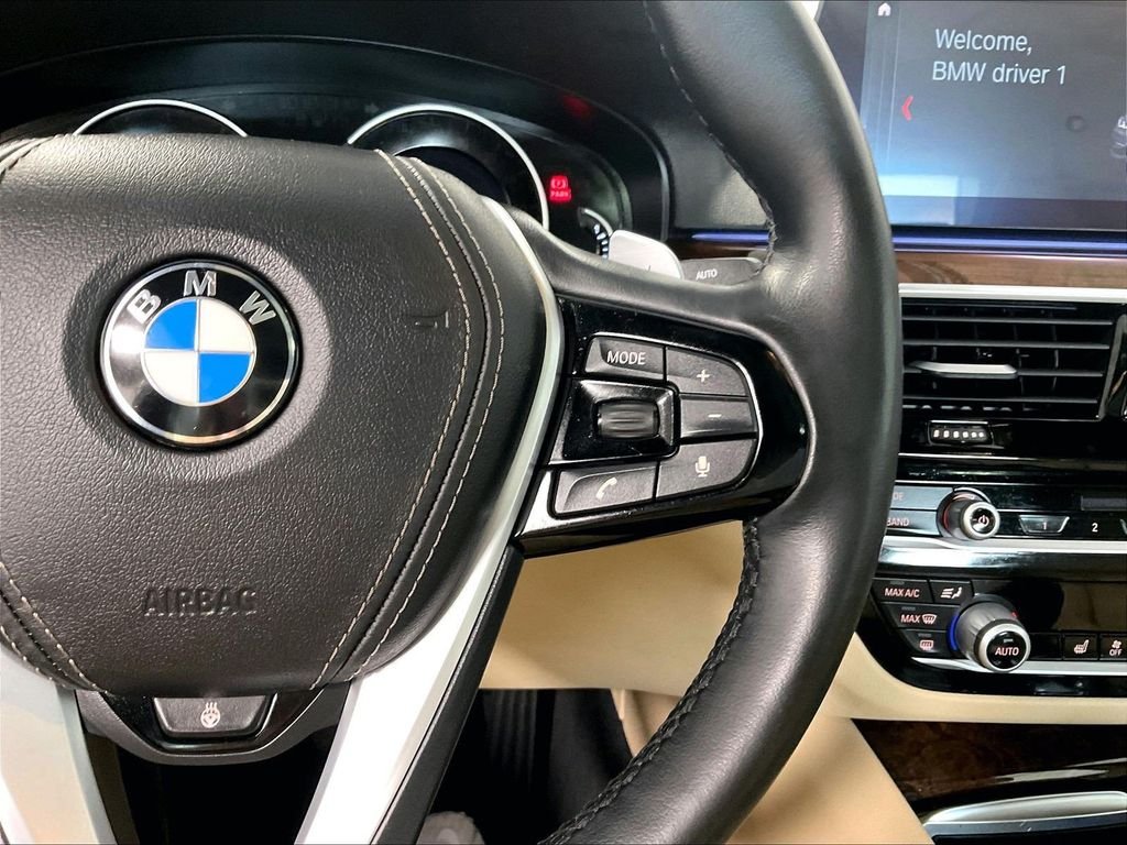 Used 2019 Blue BMW 530e xDrive iPerformance image 24