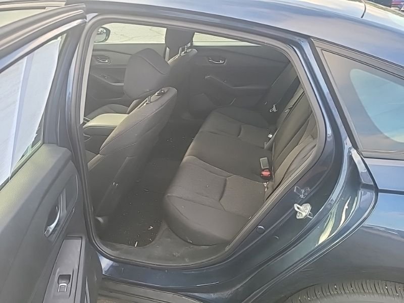 Used 2025  Honda SE image 12