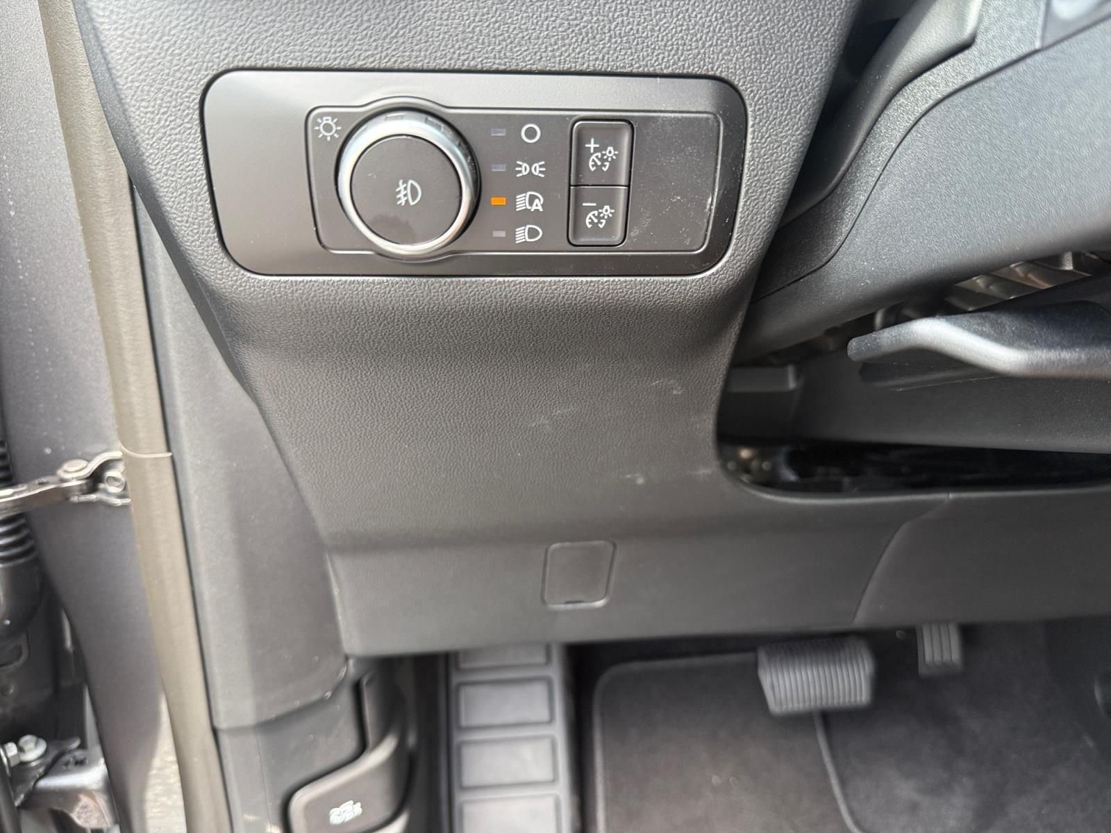 New 2026 Carbonized Gray Metallic Ford Outer Banks® image 27