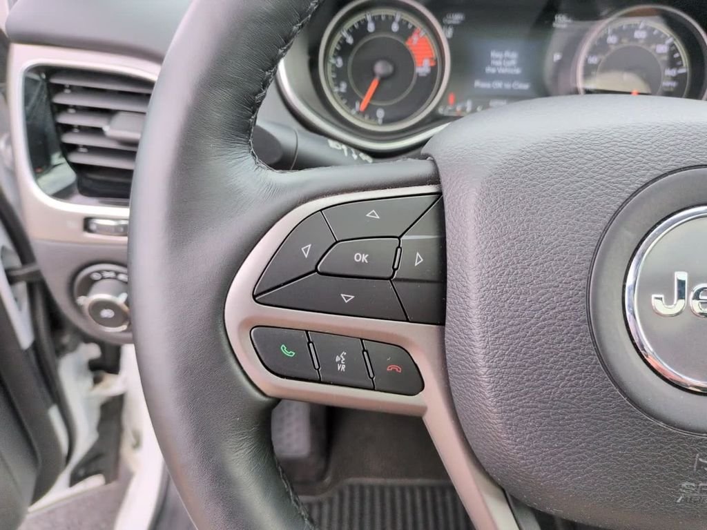 Certified Used 2019 White Jeep Overland image 20
