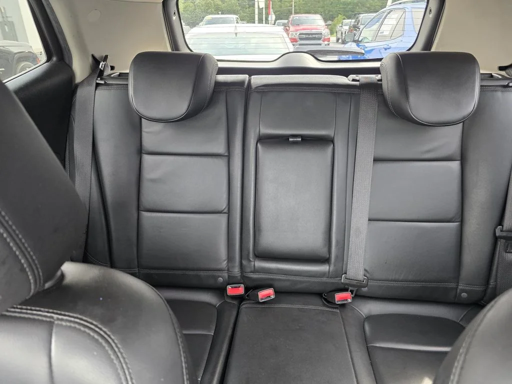 Used 2020 Summit White Buick Essence image 15