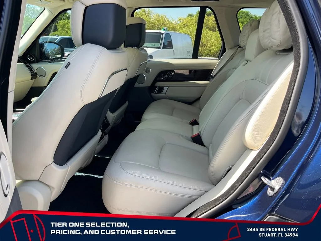 Used 2022  Land Rover Autobiography image 11