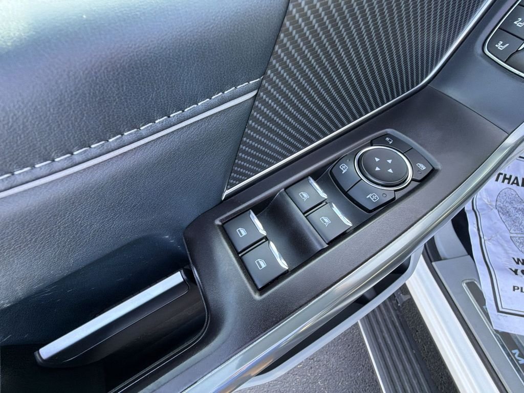 Used 2022 White Ford Limited image 19