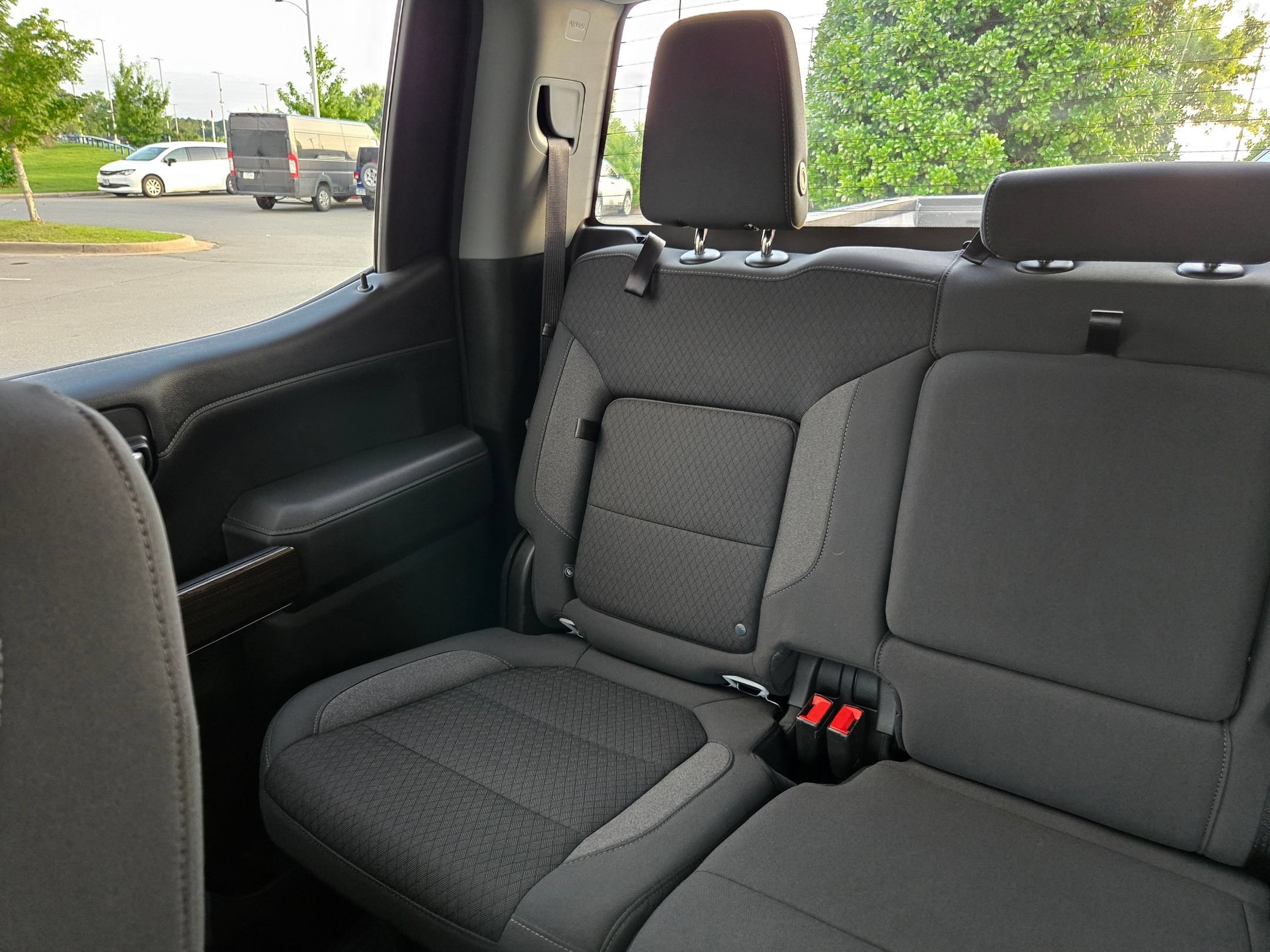 Used 2022 Iridescent Pearl Tricoat Chevrolet RST image 12