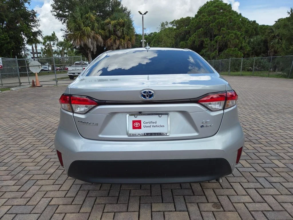 Certified Used 2025 Silver Toyota LE image 10