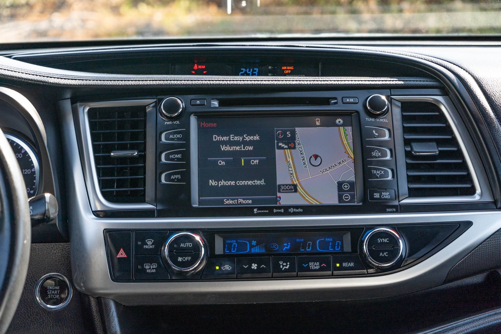 Certified Used 2018 Blizzard Pearl Toyota SE image 12