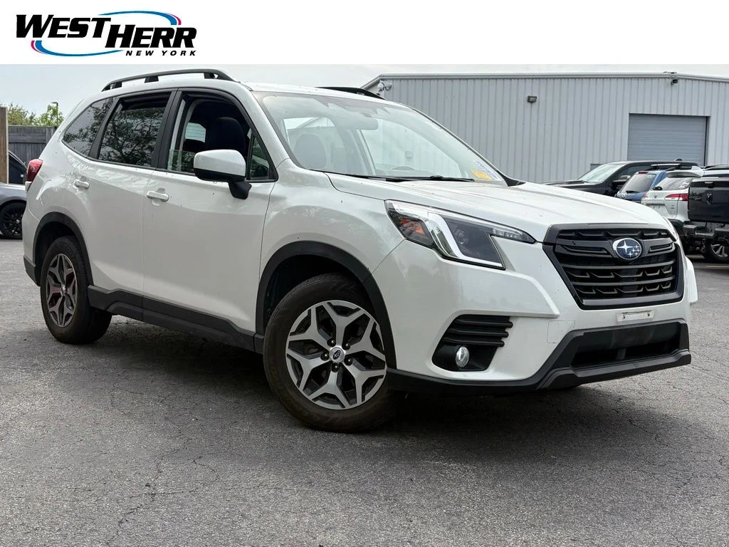 2023 Subaru Forester Premium's photo