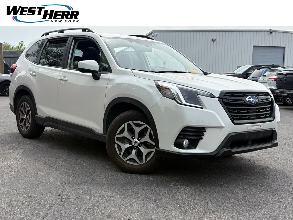 2023 Subaru Forester Premium's photo