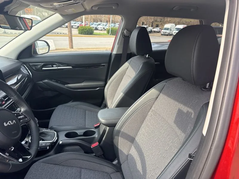 Used 2025 Orange Kia X-Line image 12