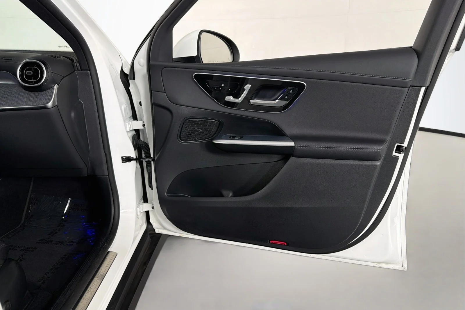 Certified Used 2025 Polar White Mercedes-Benz 350e image 24