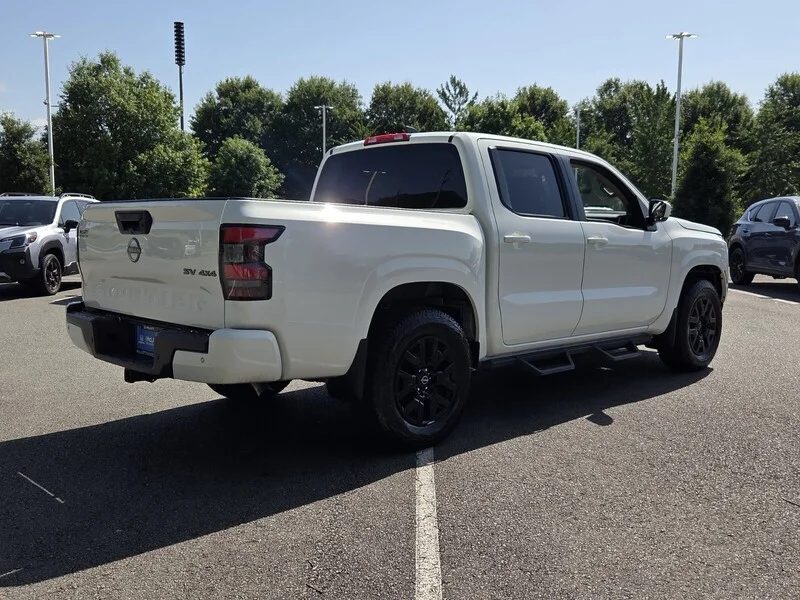 Used 2023 Glacier White NISSAN SV image 5