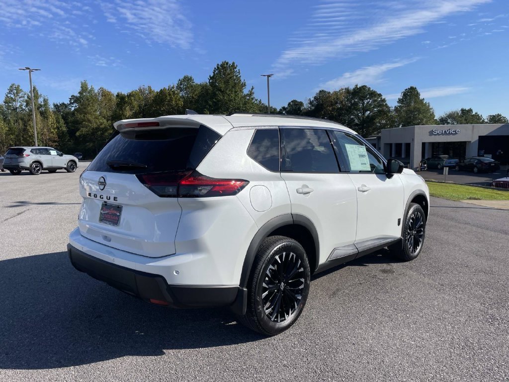New 2027 Everest White Pearl TriCoat Nissan Dark Armor image 10