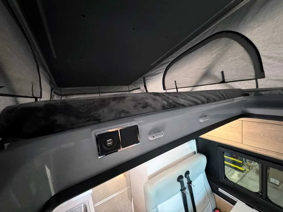 New 2026 GRANITE CRYSTAL METALLIC AIRSTREAM  image 20