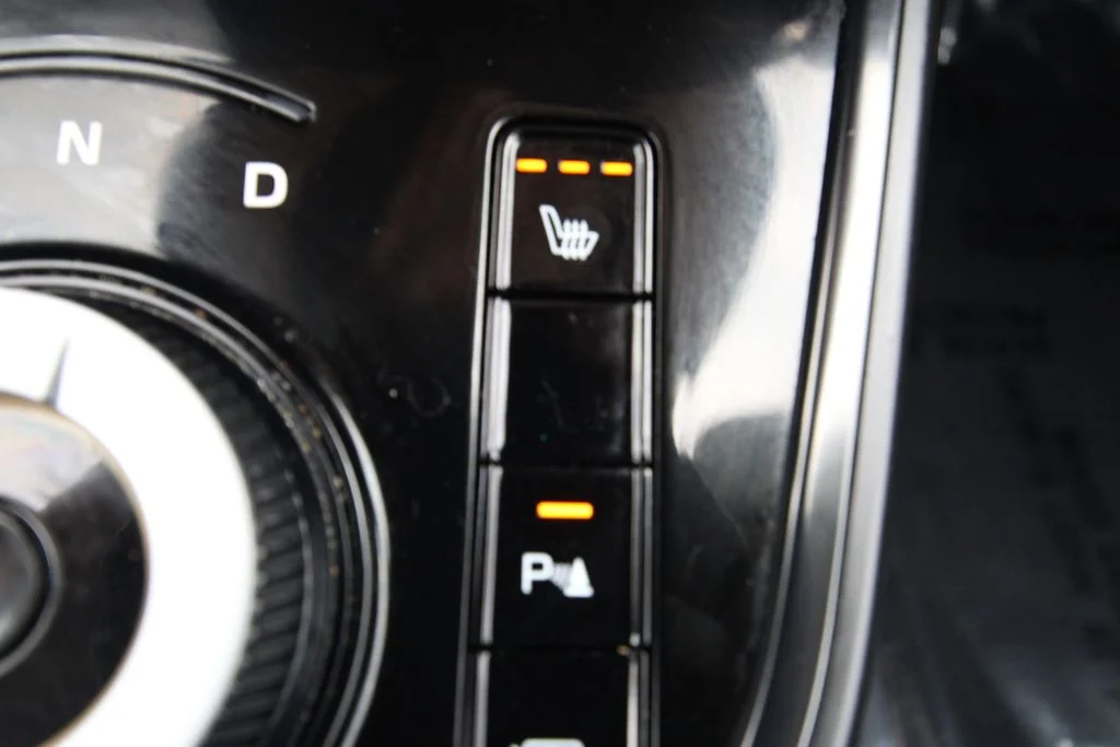 Used 2023 Black Kia Wind image 12