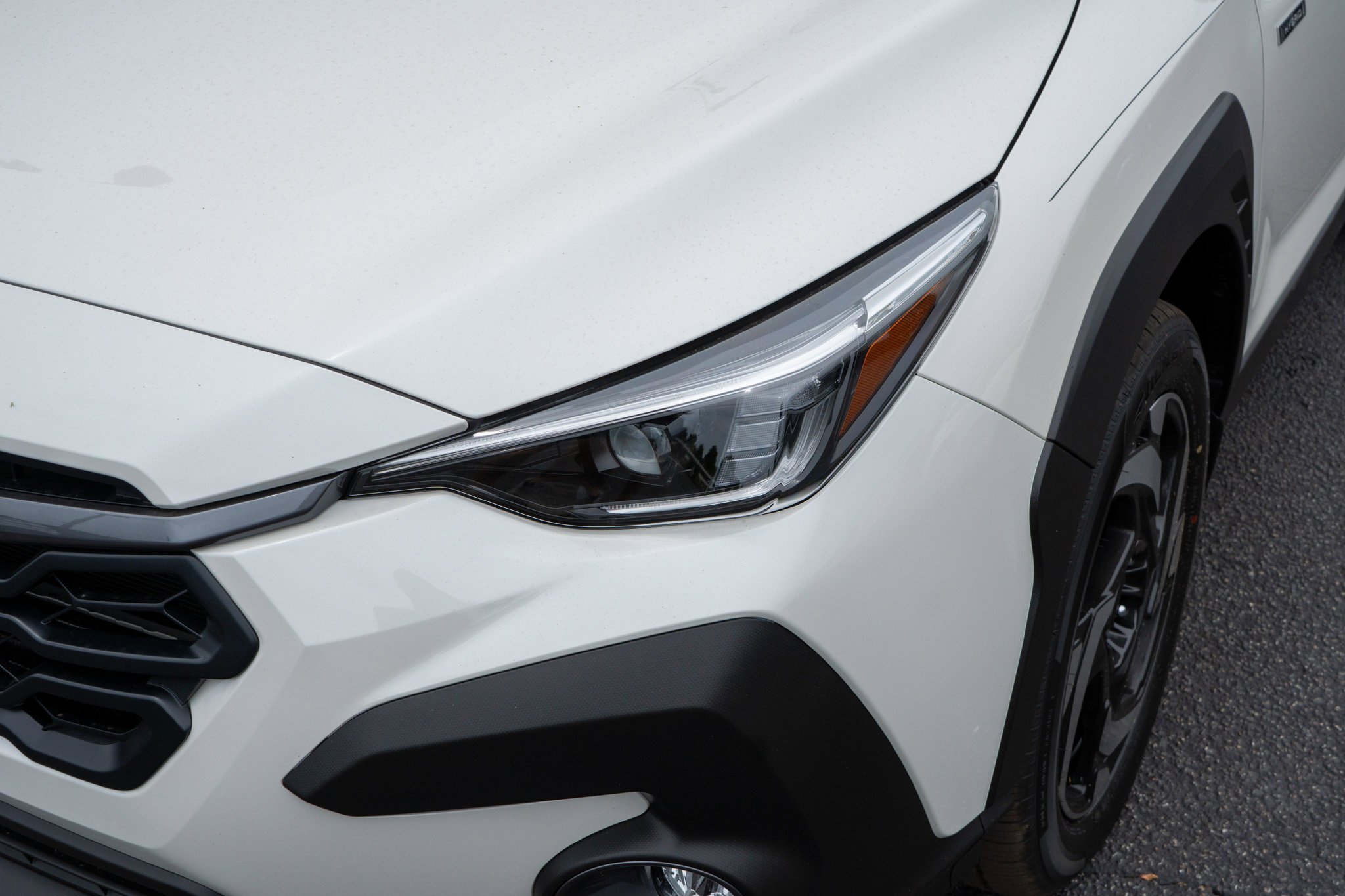 New 2026 CRYSTAL WHITE PEARL Subaru Limited Hybrid image 9