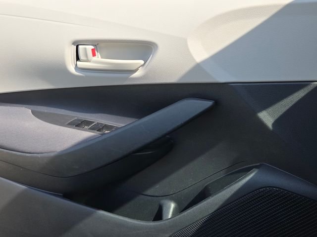 Used 2023  Toyota LE image 27