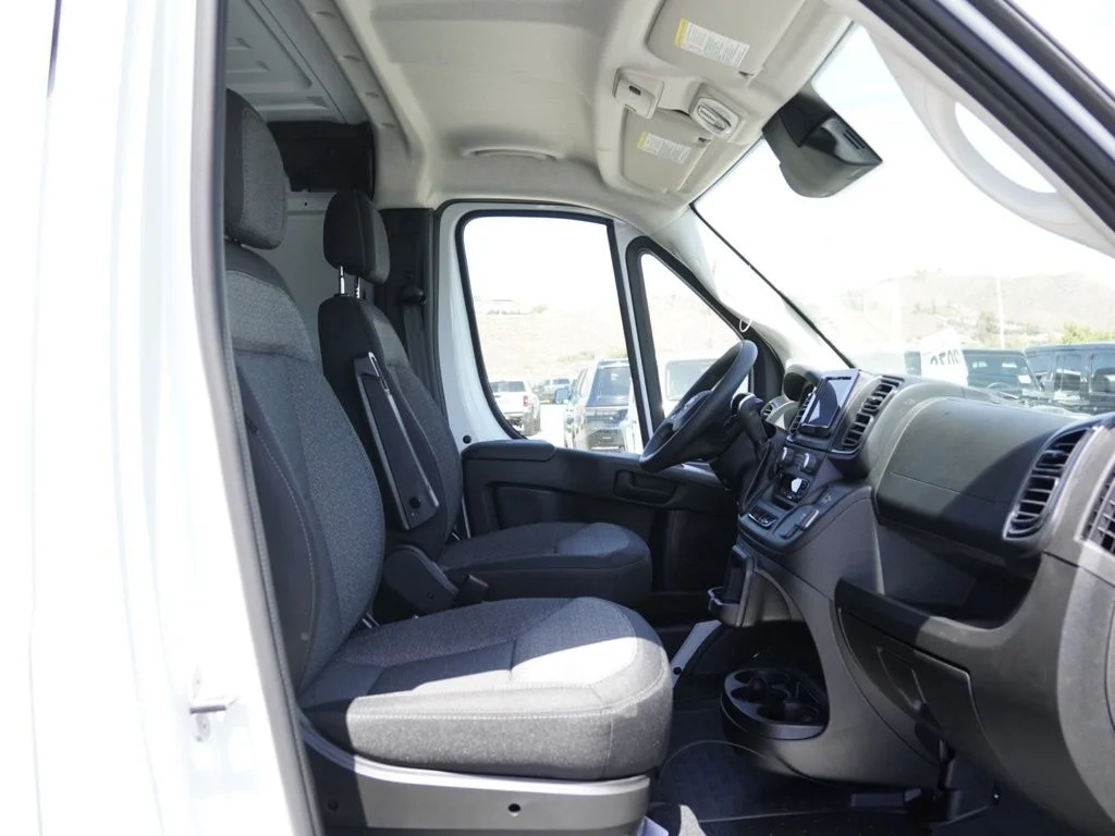 New 2026 Bright White Clear-Coat Exterior Paint RAM Low Roof image 22