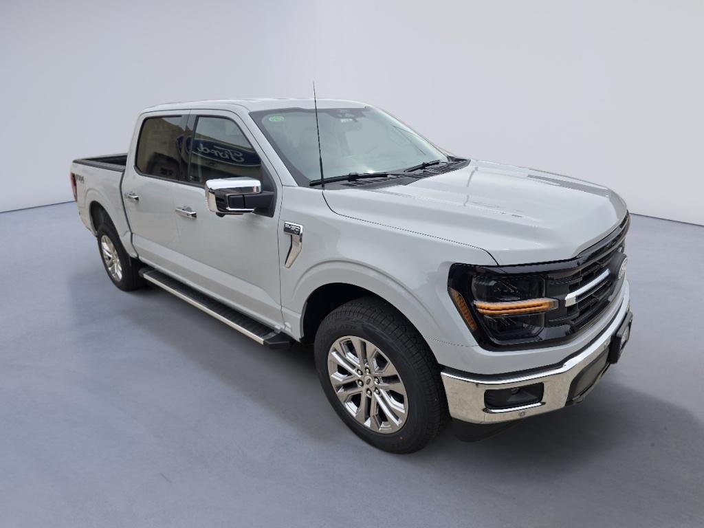 New 2026 Gray Ford 4X4 CREWCAB XLT image 3