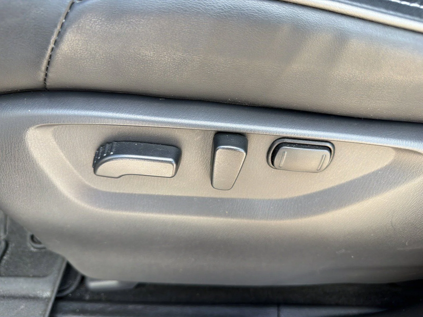 Used 2022 Gray INFINITI LUXE image 24