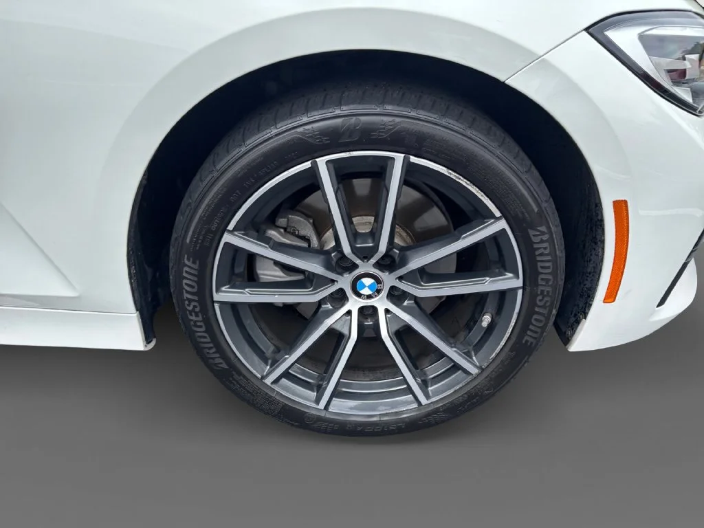 Used 2019 White BMW 330i xDrive image 17
