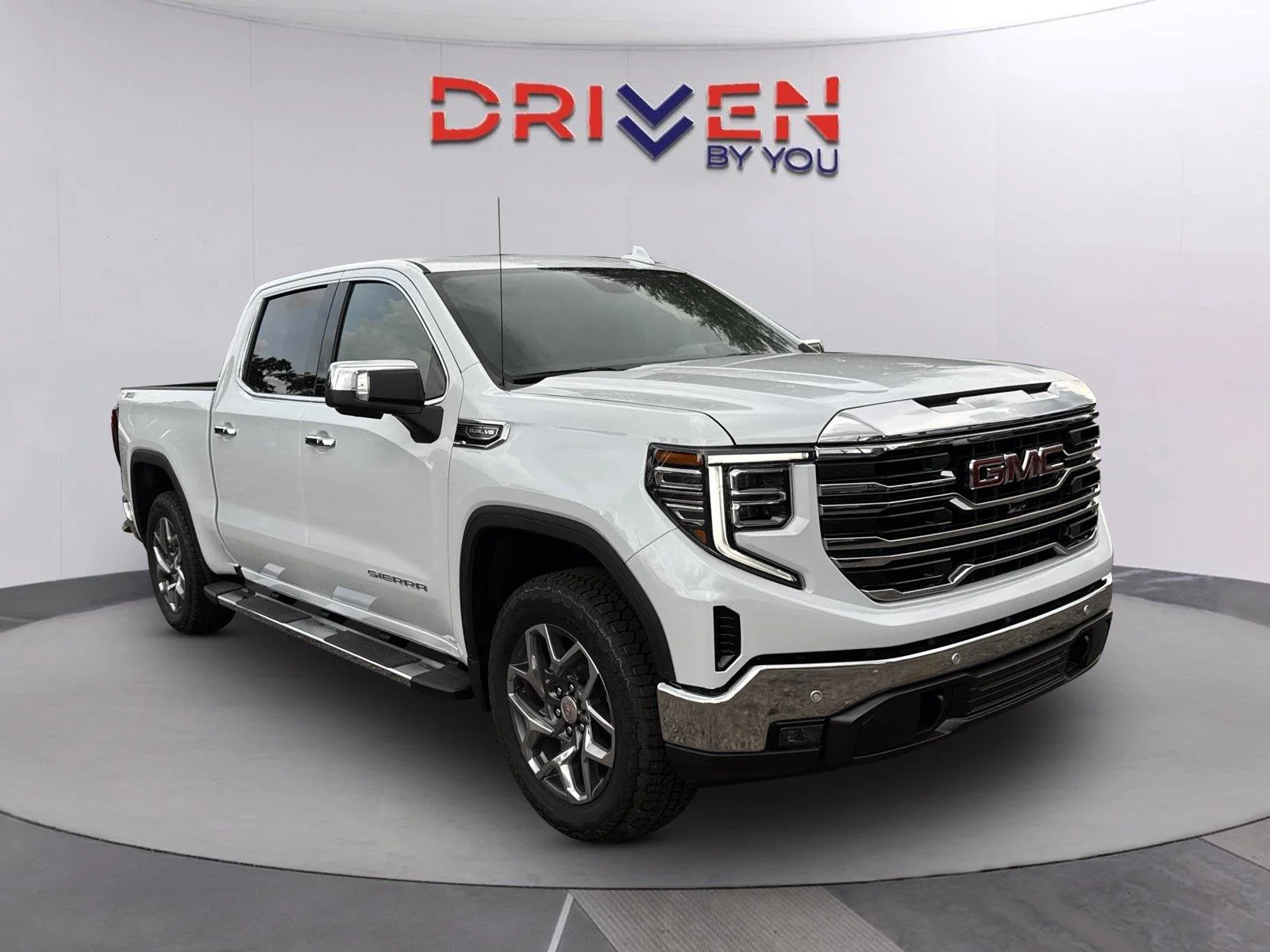 New 2026 Glacier White Tricoat GMC SLT image 2
