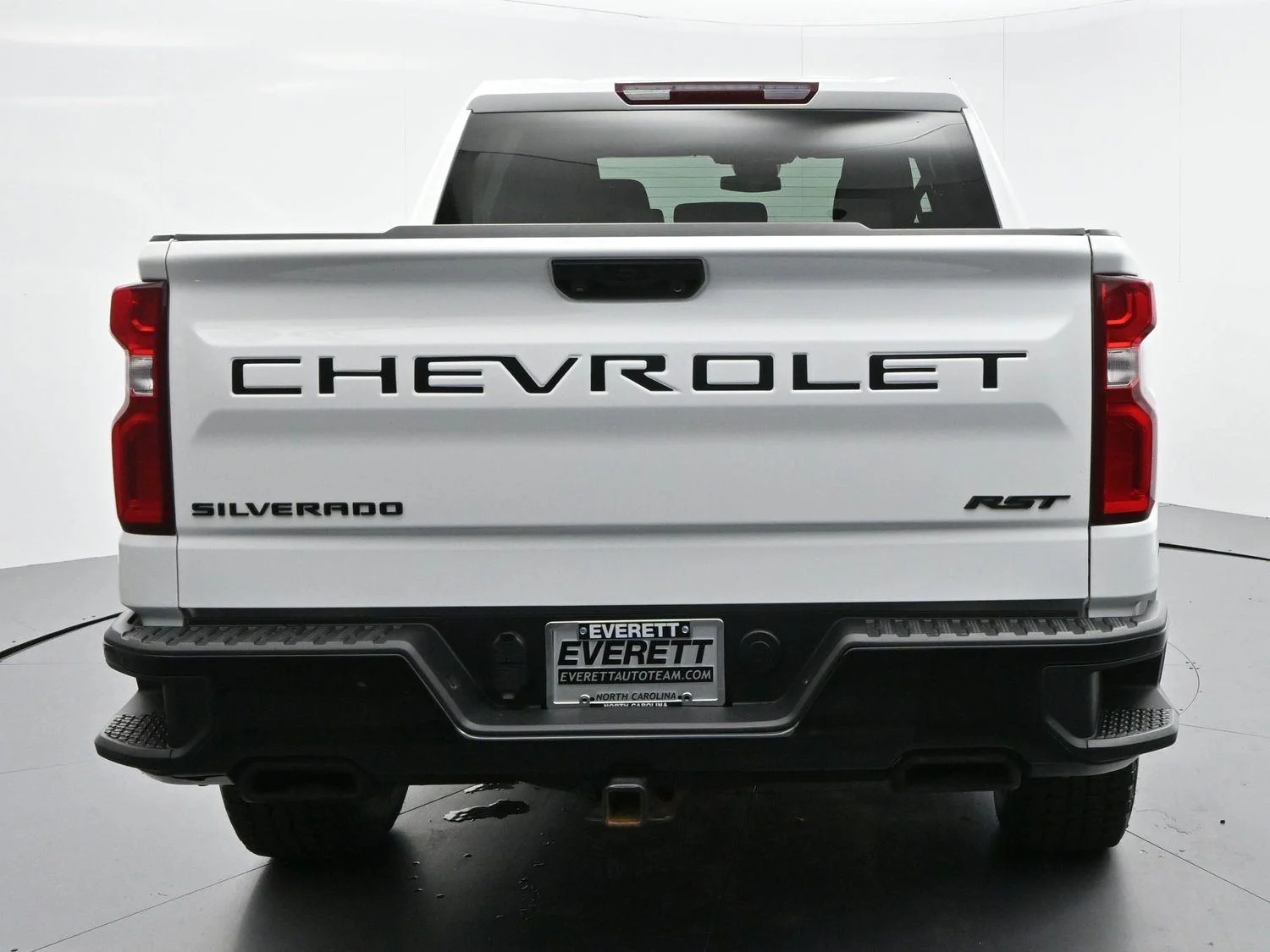 Used 2023 Summit White Chevrolet RST image 6