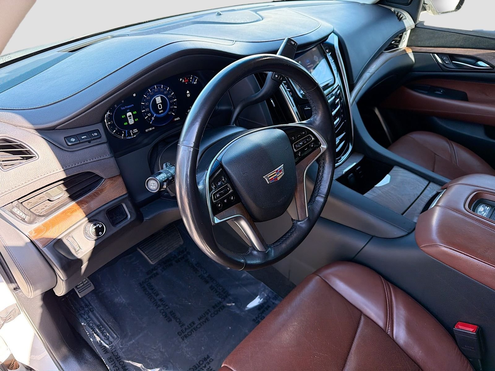 Used 2020 White Cadillac Luxury image 28