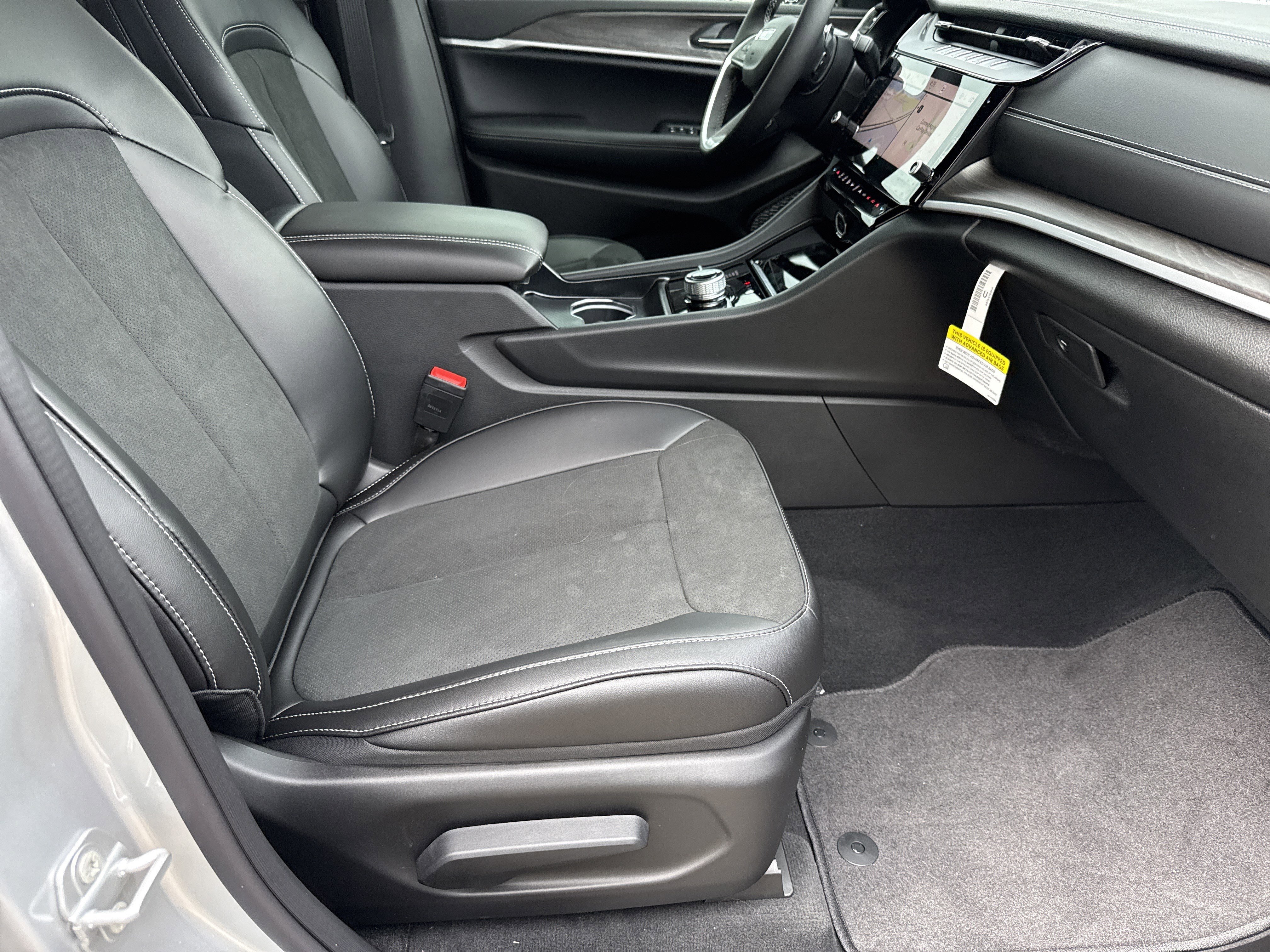 New 2026 Silver Zynith Jeep Laredo Altitude image 13