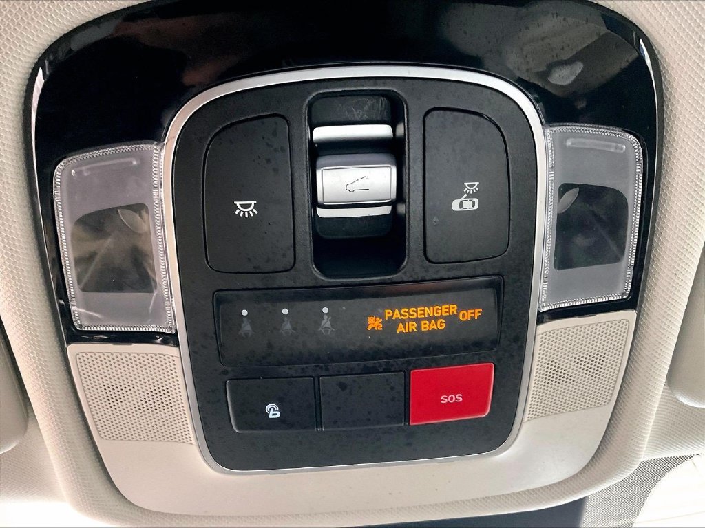 Used 2024 Black Hyundai SEL Convenience image 27