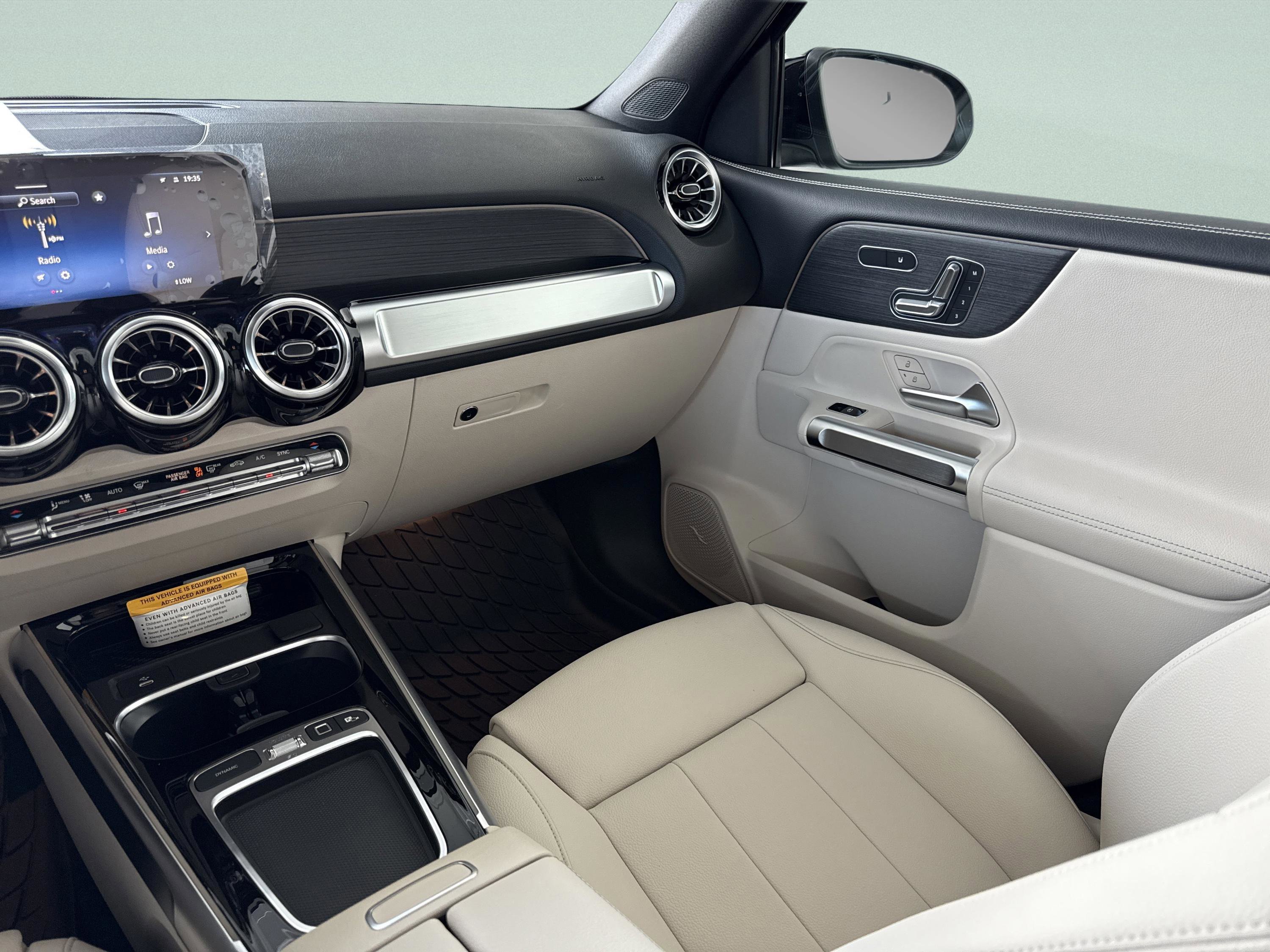New 2026 Night Black Mercedes-Benz GLB 250 image 39