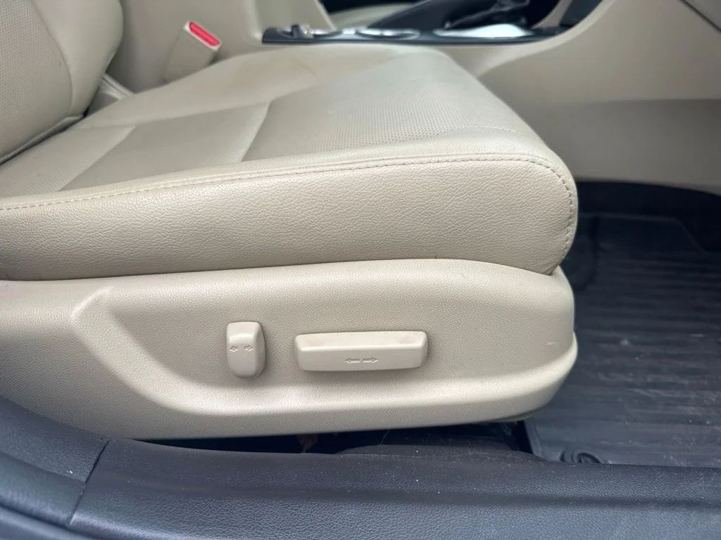 Used 2016 White Acura 2.4L image 29