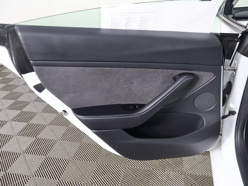 Used 2022 White Tesla Long Range image 25