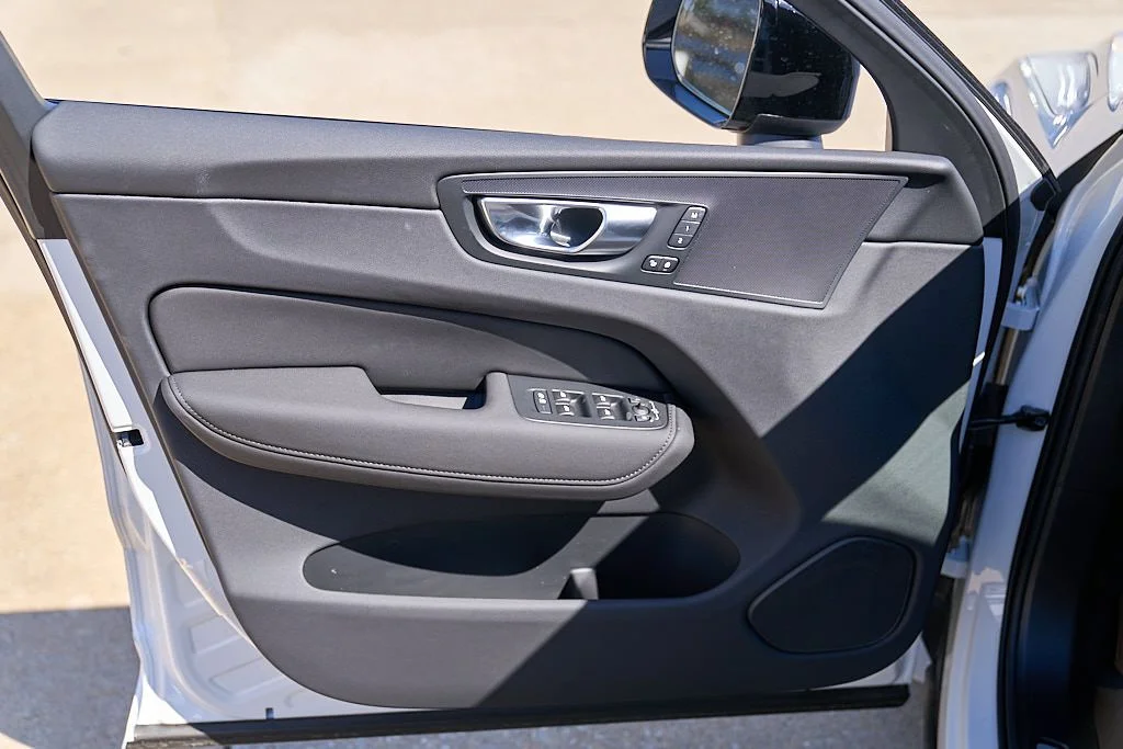 New 2026 Crystal White Volvo Core image 10