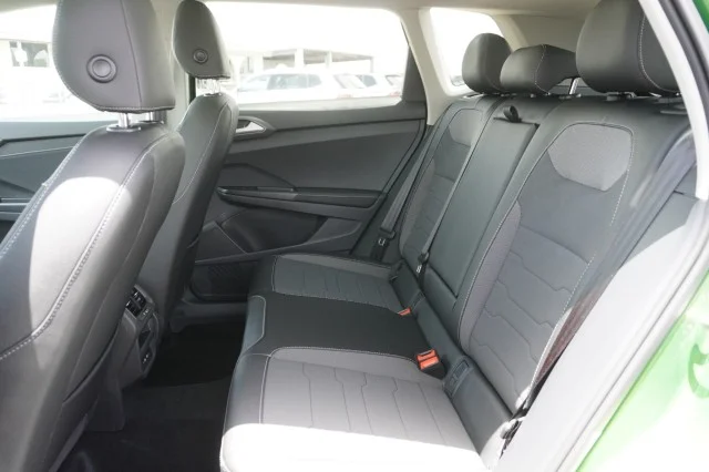 New 2026 Bright Moss Green W/Deep Black Roof Volkswagen SE Black FWD image 21