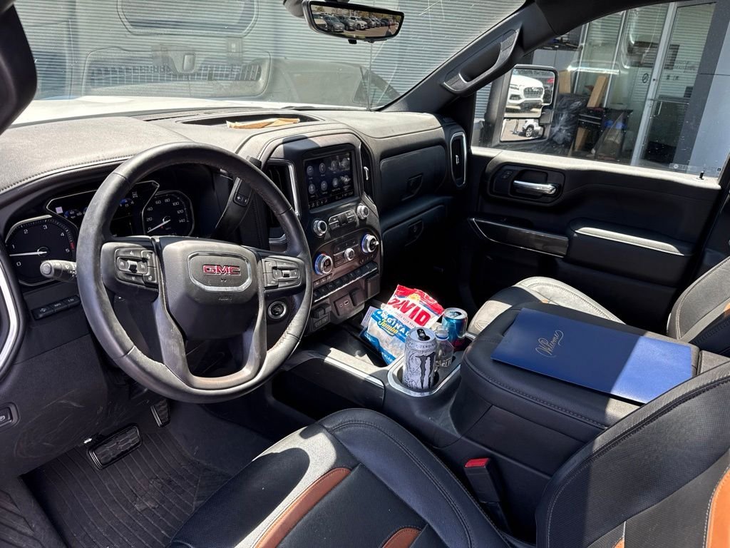 Used 2022 White GMC AT4 image 6