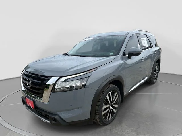 Used 2023 Gray Nissan Platinum image 8