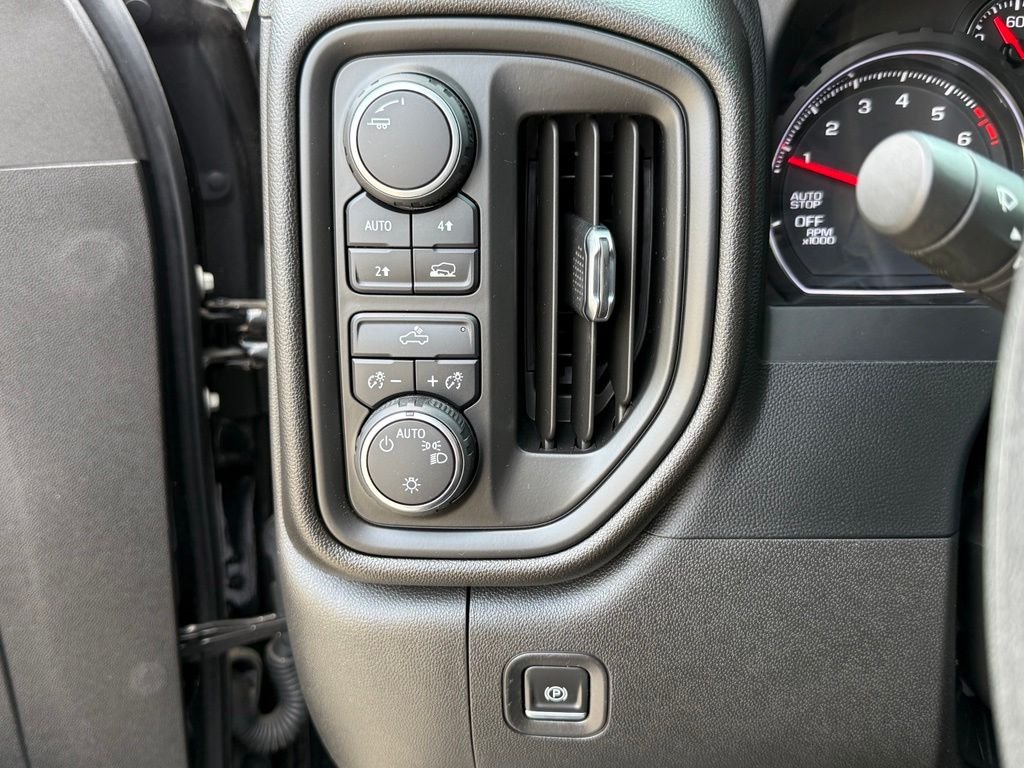 Used 2022 Black Chevrolet Custom image 23