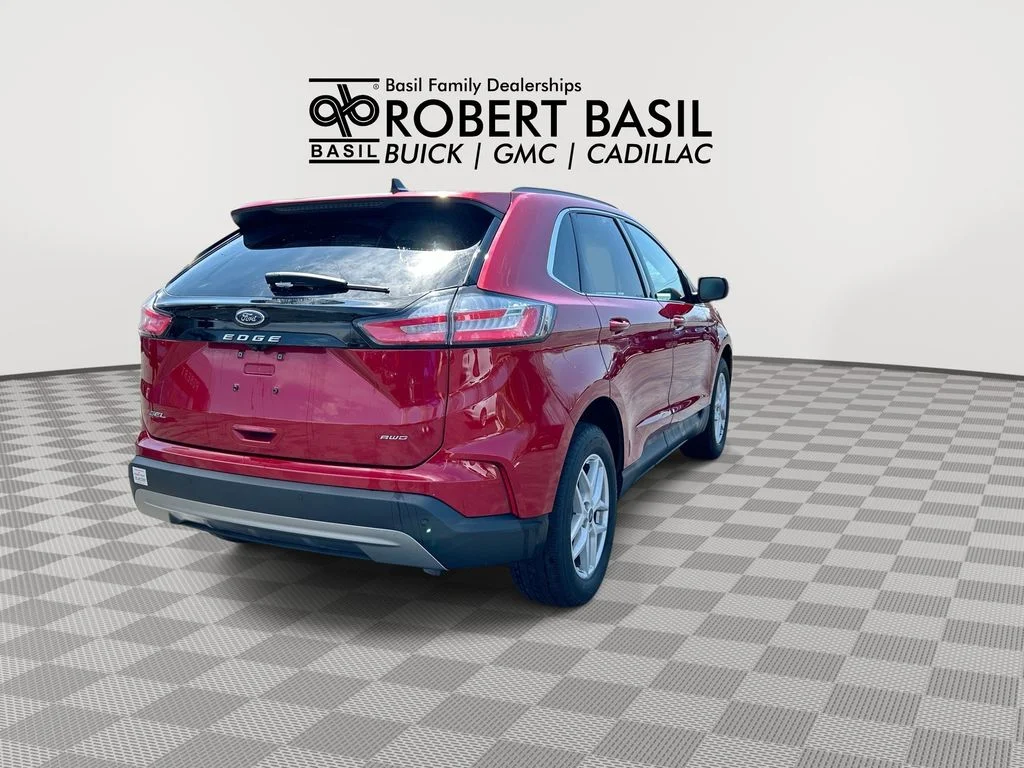 Used 2022 Red Ford SEL image 8