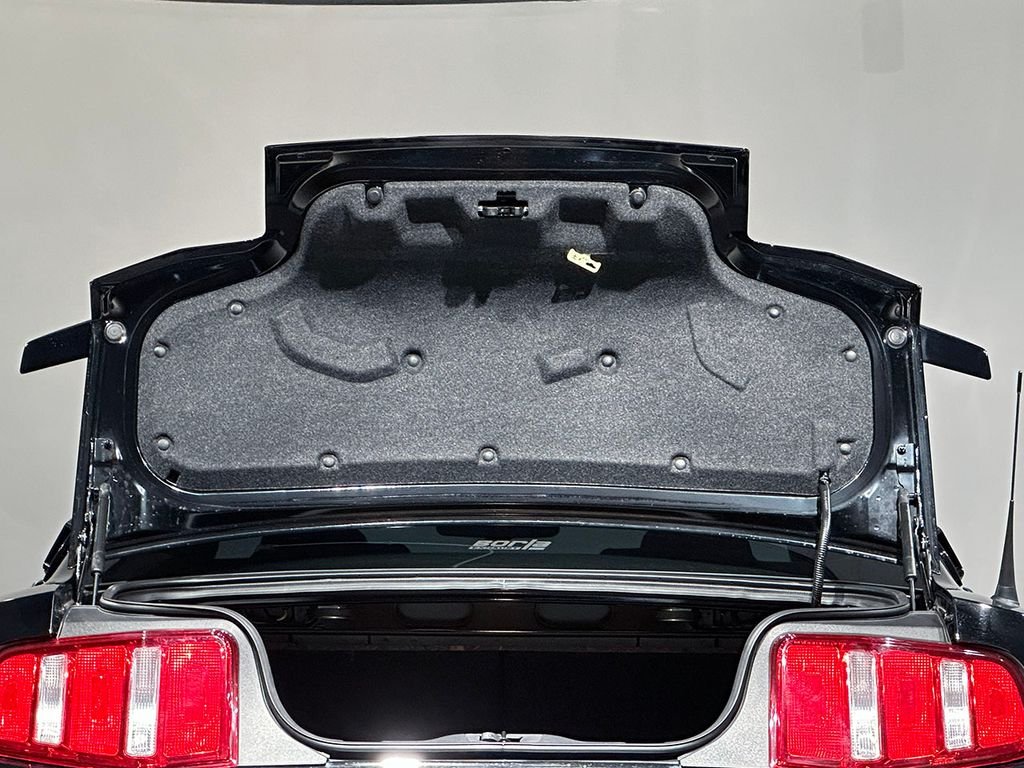 Used 2010  Ford GT image 38