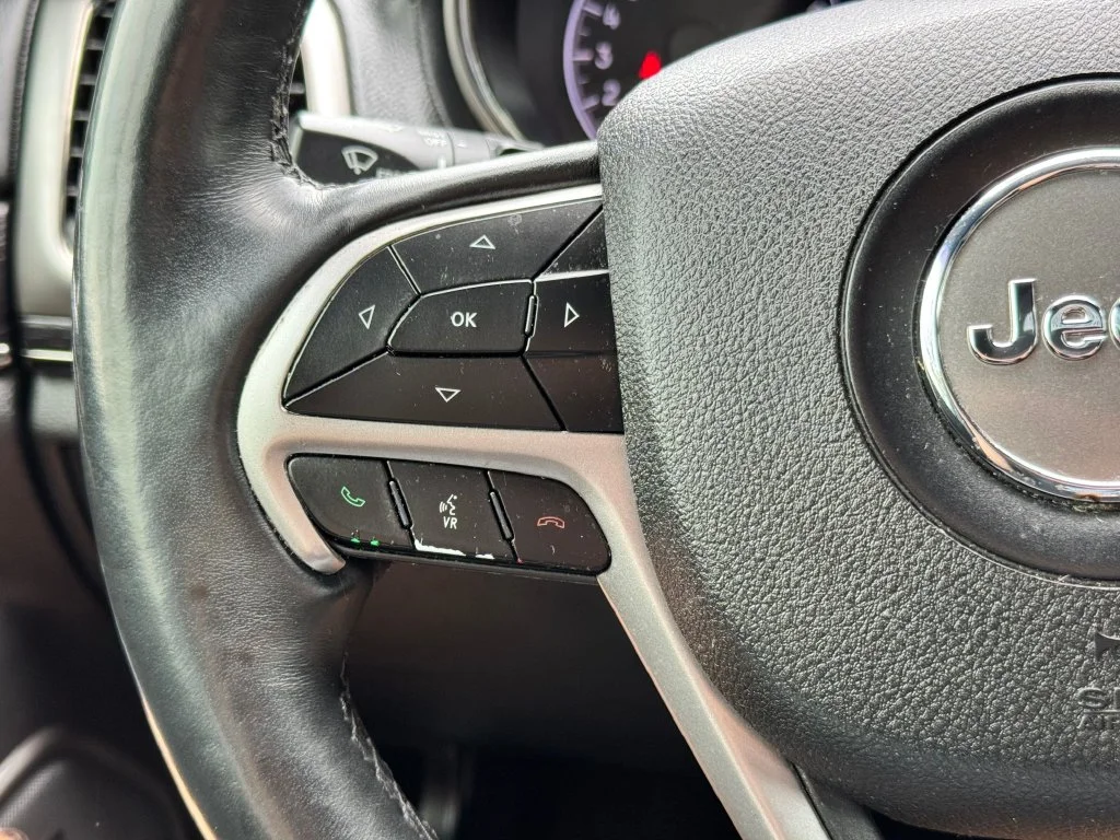Used 2018 Red Jeep Overland image 19