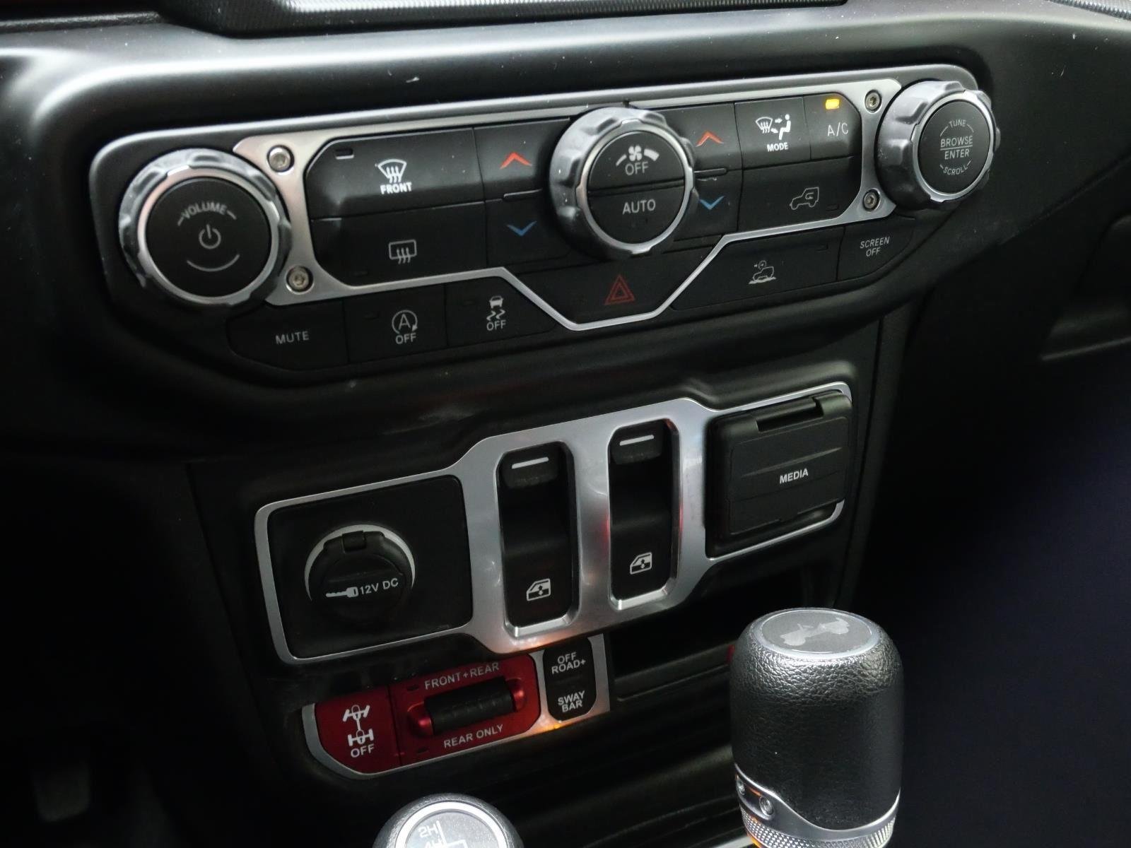 Used 2022 Bright White Clearcoat Jeep Rubicon image 26