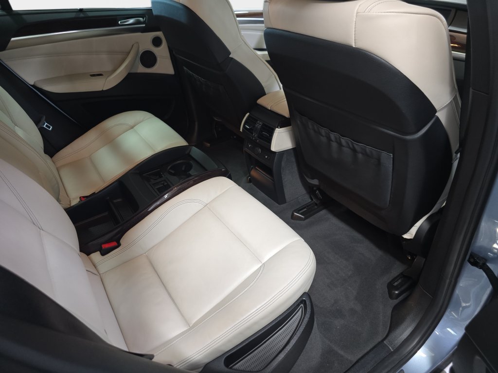 Used 2010 Blue Water Metallic BMW ActiveHybrid image 16