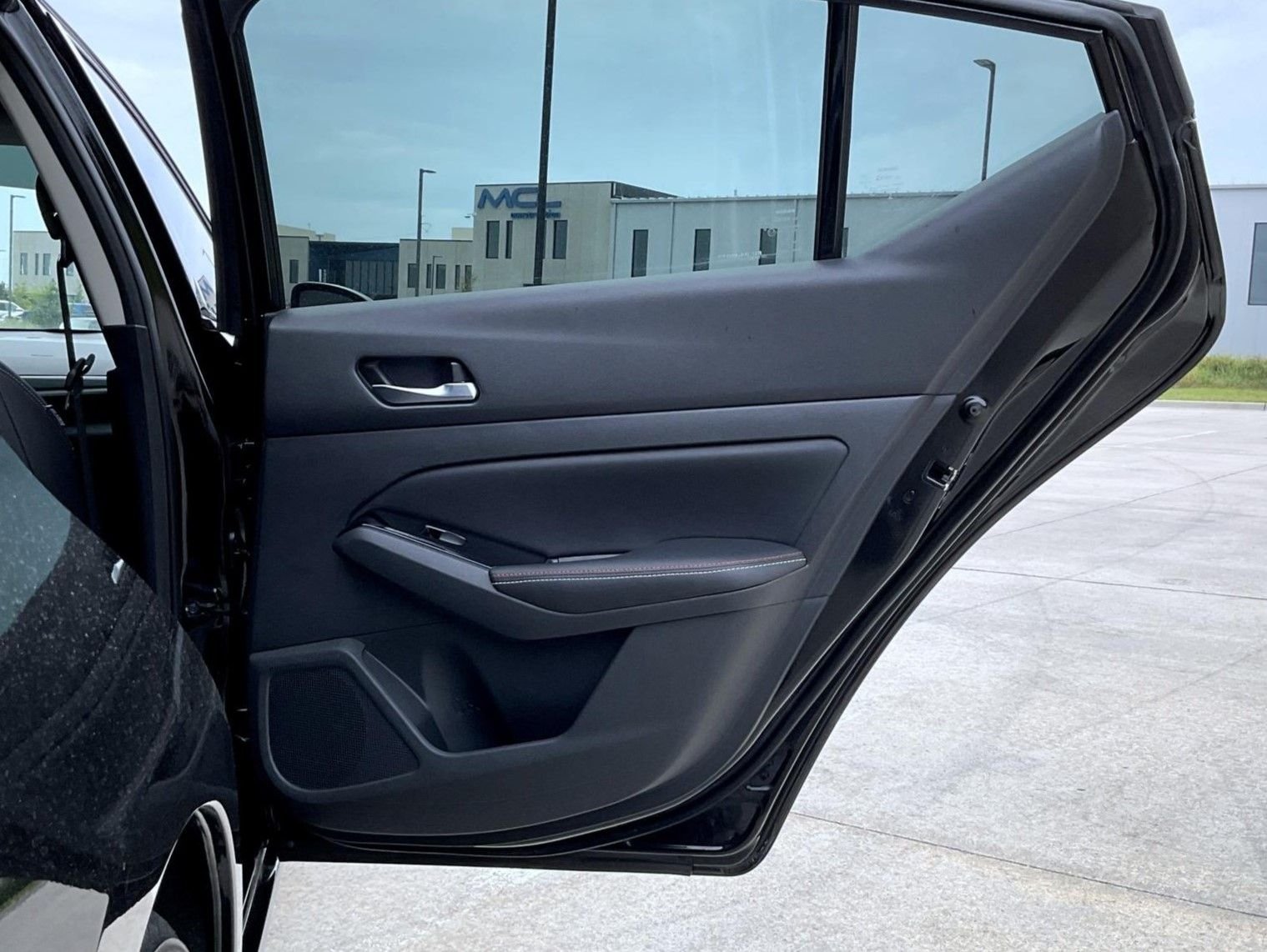 Used 2023 Black Nissan 2.0 SR image 18