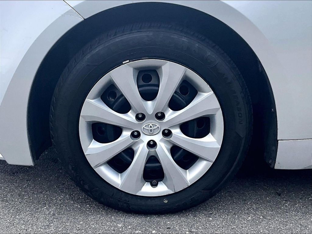 Used 2020 Silver Toyota LE image 7