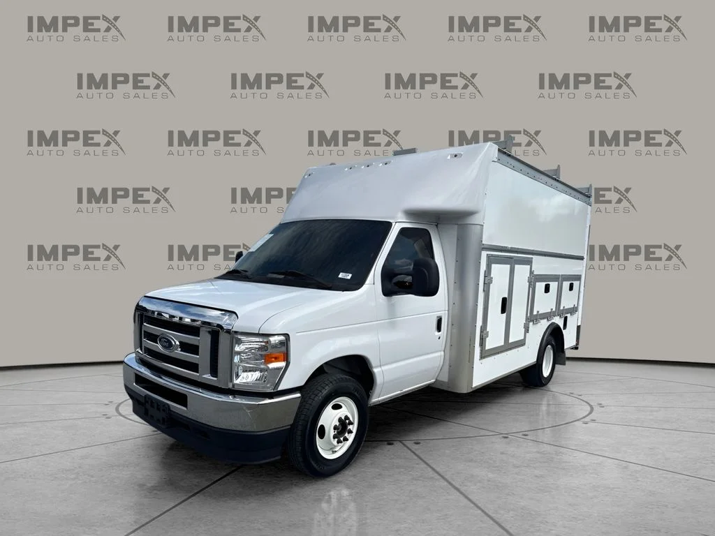 Used 2024 White Ford Base image 1