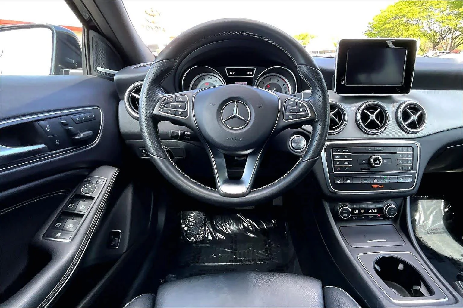Used 2017 Night Black Mercedes-Benz GLA 250 image 6