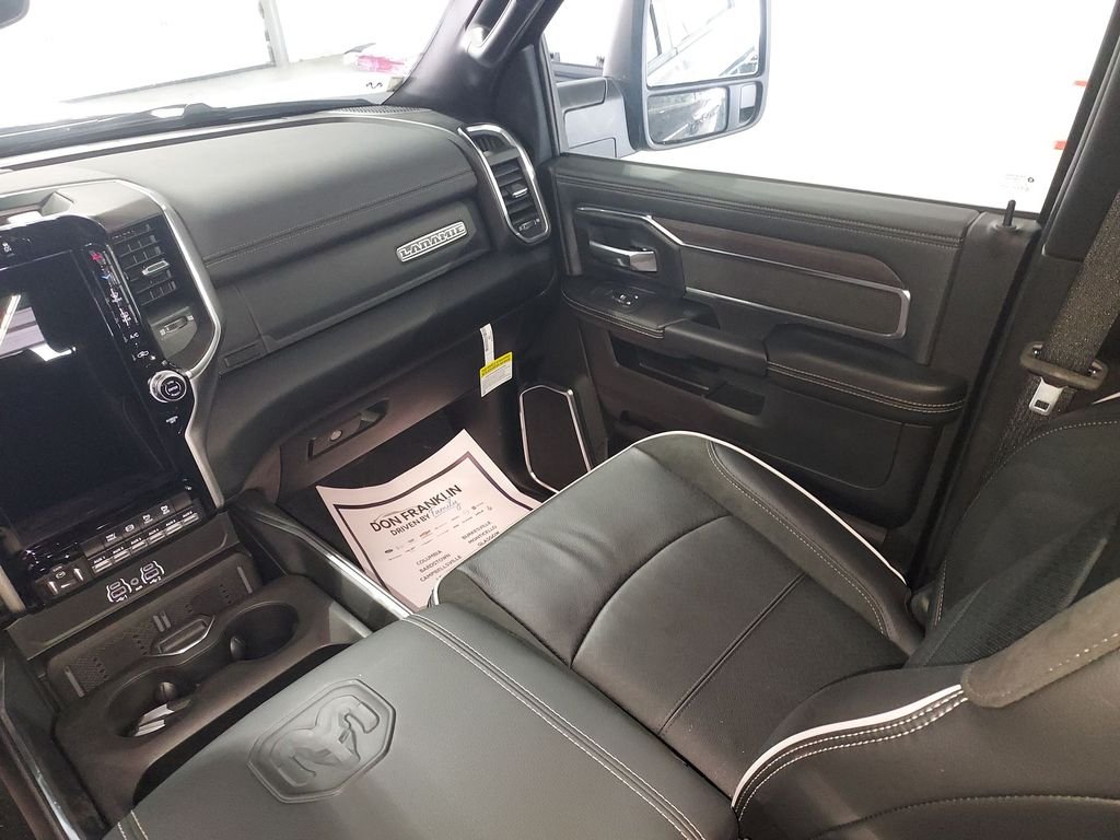 2026 RAM 3500 Laramie - Photo 11