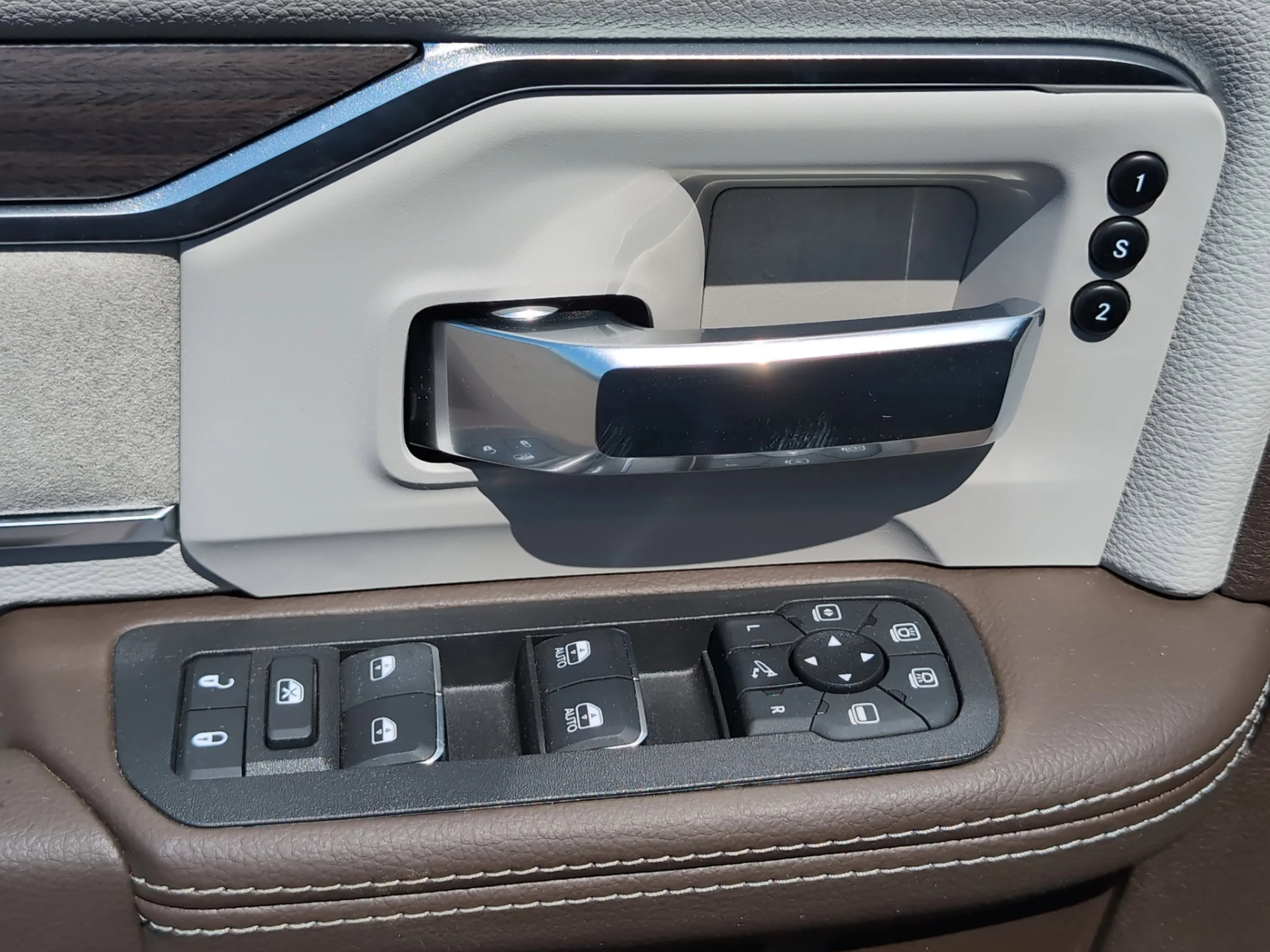 2025 RAM 2500 Laramie - Photo 15